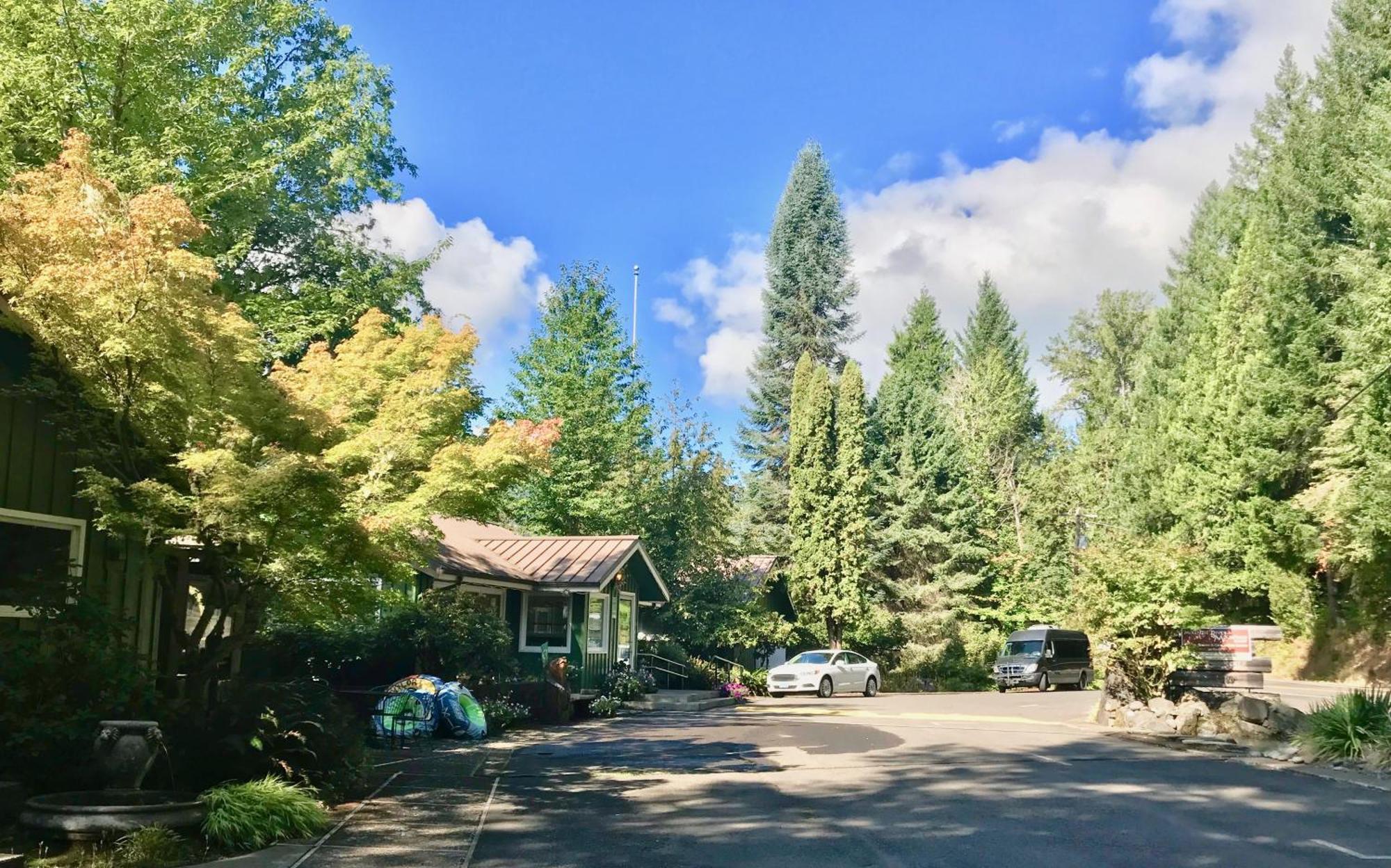 Mckenzie River Mountain Resort Blue River Exterior foto