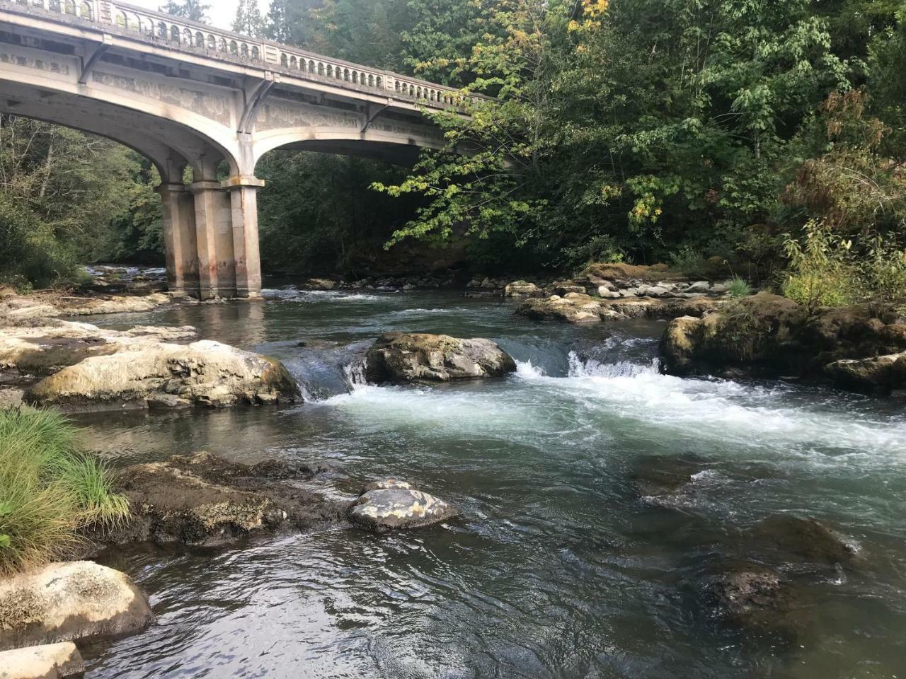 Mckenzie River Mountain Resort Blue River Exterior foto